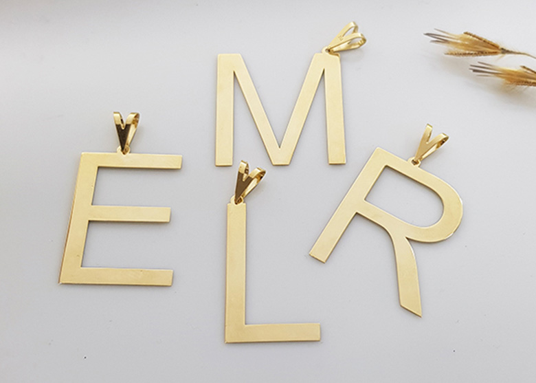 Pingente Letra Ouro 18k