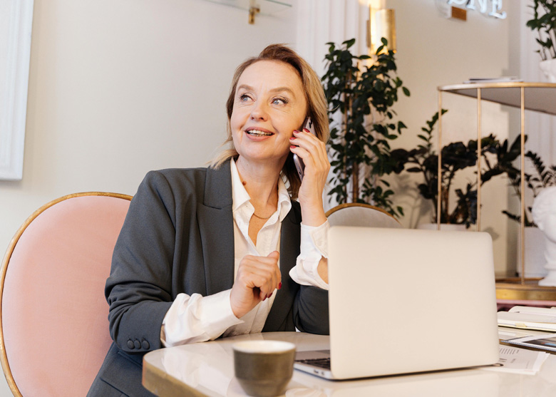 Looks de Trabalho: Como Escolher Acessórios Sofisticados e Discretos
