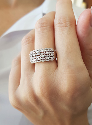 Alergia a Metais: Como Identificar e Escolher Joias Hipoalergênicas