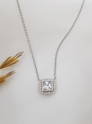 Amizades Femininas: Como joias simbolizam laços especiais entre mulheres