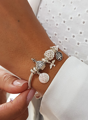 Amizades Femininas: Como joias simbolizam laços especiais entre mulheres