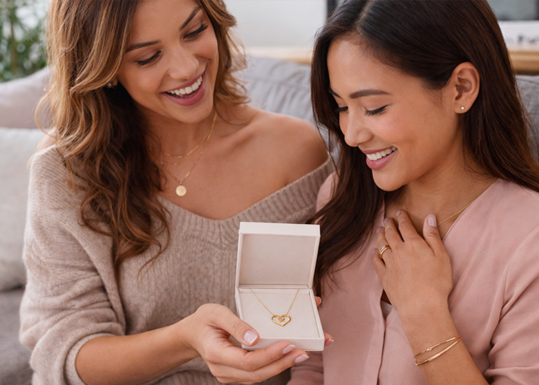 Amizades Femininas: Como joias simbolizam laços especiais entre mulheres